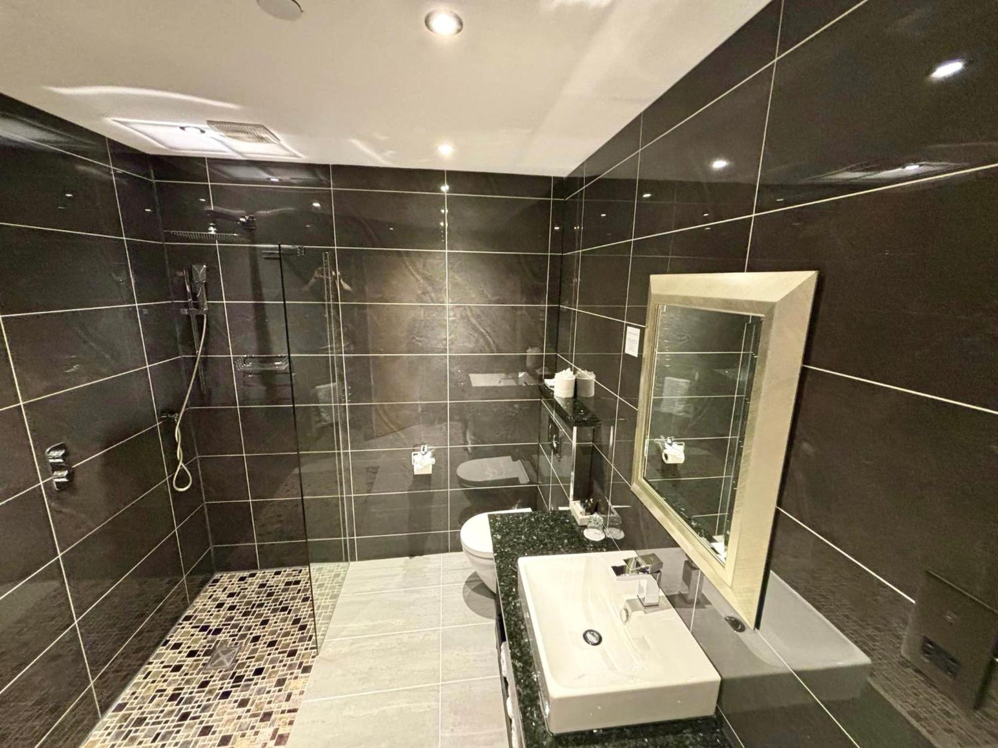 Halvard Hotel Douglas Extérieur photo